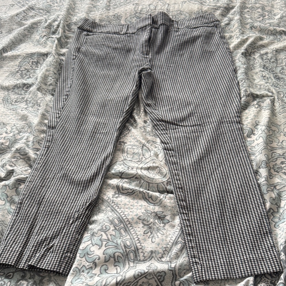 LOFT Women's Black and White Checkered Skinny Pants